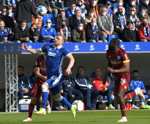KSC-unentschieden-gegen-Schalke-04-im-BBBank-Wildpark052