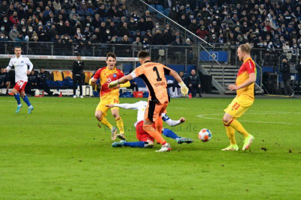 KSC-scheidet-gegen-den-HSV-im-Pokal-aus143