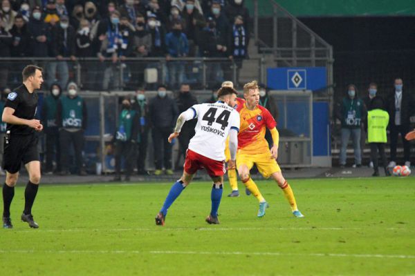 KSC-scheidet-gegen-den-HSV-im-Pokal-aus171
