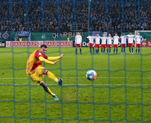 KSC-scheidet-gegen-den-HSV-im-Pokal-aus222