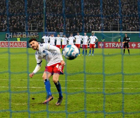 KSC-scheidet-gegen-den-HSV-im-Pokal-aus227