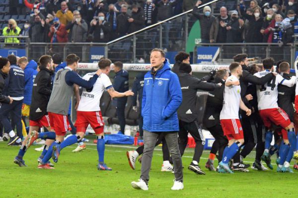 KSC-scheidet-gegen-den-HSV-im-Pokal-aus240