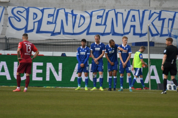 KSC-spielt-Unentschieden-gegen-SSV-Jahn-Regensburg015