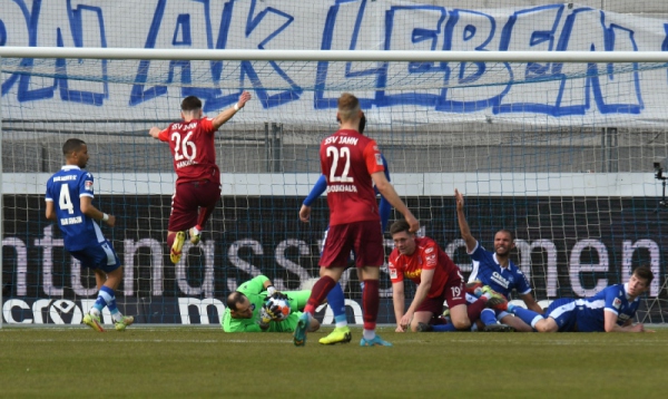 KSC-spielt-Unentschieden-gegen-SSV-Jahn-Regensburg021