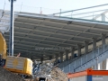 Galerie_-KSC-Haupttribuene-Traeger-um-Traeger-faellt-dem-Neubau-zum-Opfer014