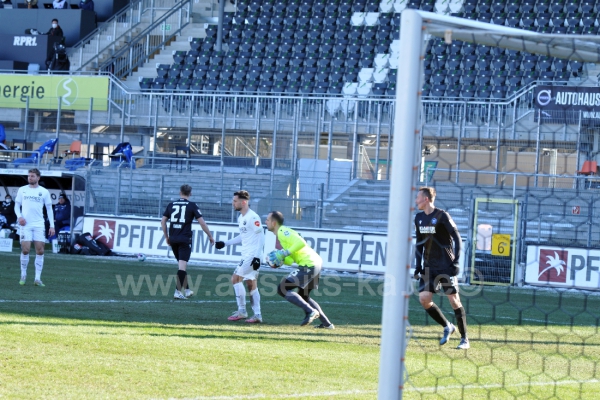 Karlsruher-SC-vs-SV-Sandhausen-074