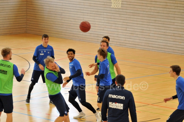KSC-Profis-spielen-Basketball-in-der-Wildparkhalle036