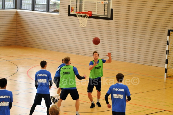 KSC-Profis-spielen-Basketball-in-der-Wildparkhalle038