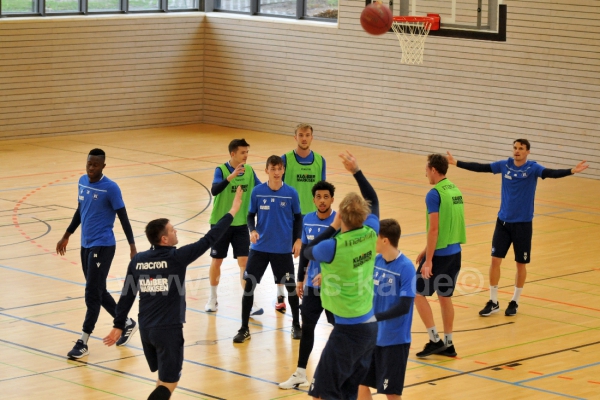 KSC-Profis-spielen-Basketball-in-der-Wildparkhalle039