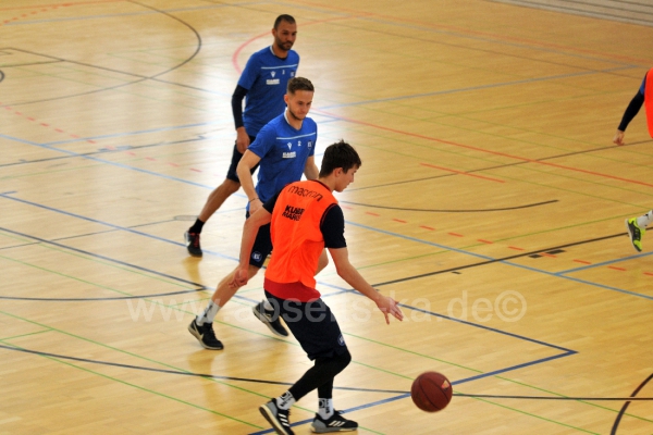KSC-Profis-spielen-Basketball-in-der-Wildparkhalle049