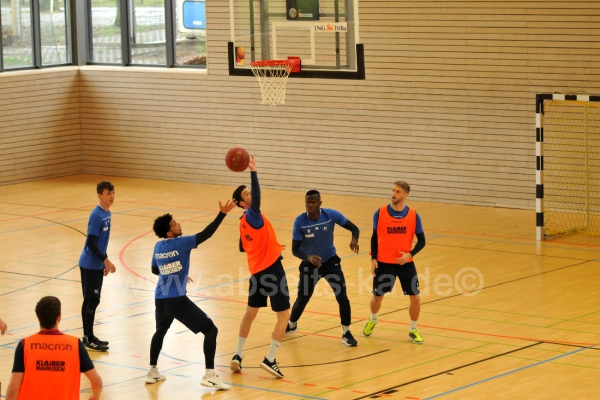 KSC-Profis-spielen-Basketball042