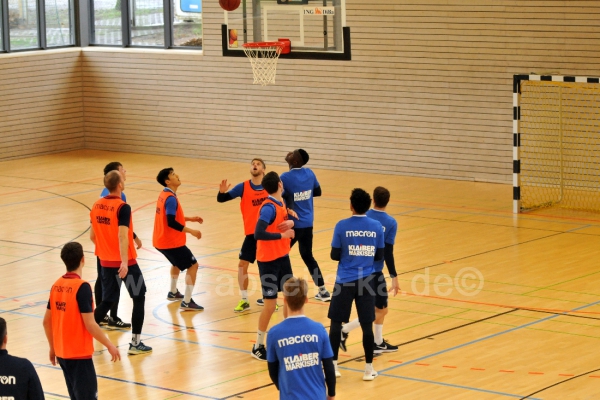 KSC-Profis-spielen-Basketball044