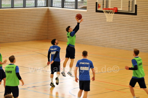 KSC-Profis-spielen-Basketball053