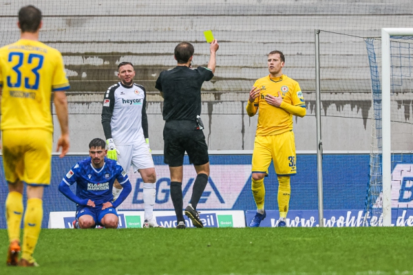 2021-03-14_KSC-Eintracht-Braunschweig_Heimspiel_414_Carmele