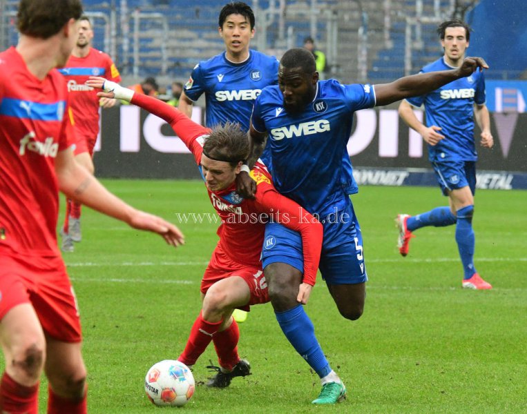 DSC_2942_KSC-besiegt-Holstein-Kiel9 DSC_2942_KSC-besiegt-Holstein-Kiel9