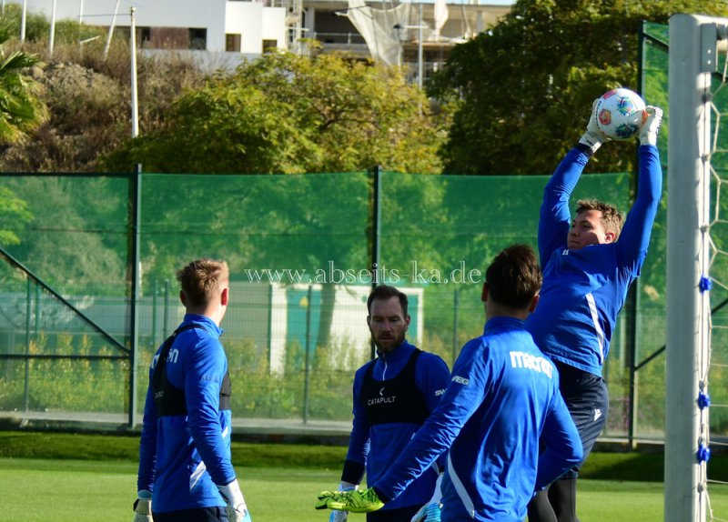 DSC_8881_-KSC-trainiert-mit-Fukuda-und-Simic-Rapp-reist-ab3 DSC_8881_-KSC-trainiert-mit-Fukuda-und-Simic-Rapp-reist-ab3