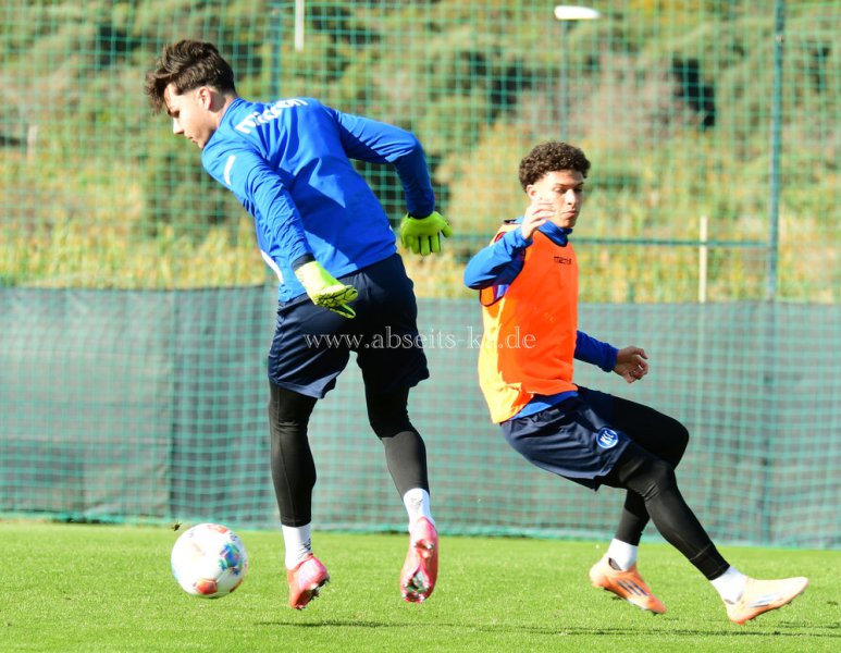 DSC_8953_-KSC-trainiert-mit-Fukuda-und-Simic-Rapp-reist-ab5 DSC_8953_-KSC-trainiert-mit-Fukuda-und-Simic-Rapp-reist-ab5