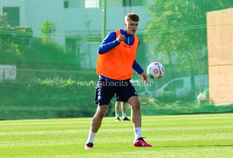 DSC_8977_-KSC-trainiert-mit-Fukuda-und-Simic-Rapp-reist-ab7 DSC_8977_-KSC-trainiert-mit-Fukuda-und-Simic-Rapp-reist-ab7