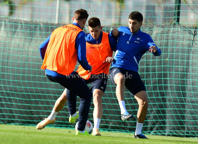 DSC_9094_-KSC-trainiert-mit-Fukuda-und-Simic-Rapp-reist-ab12 DSC_9094_-KSC-trainiert-mit-Fukuda-und-Simic-Rapp-reist-ab12