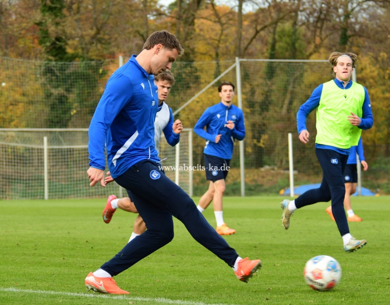 DSC_4528_0A-KSC-Training-in-der-Laenderspielpause-in-November-202523 DSC_4528_0A-KSC-Training-in-der-Laenderspielpause-in-November-202523
