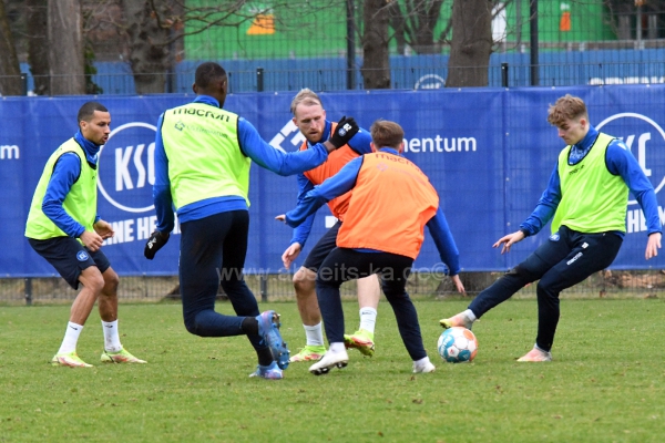 KSC-Trainingsstart-fuer-das-Rostockspiel040