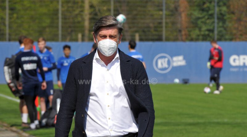 KSC-Sportchef Oliver Kreuzer
