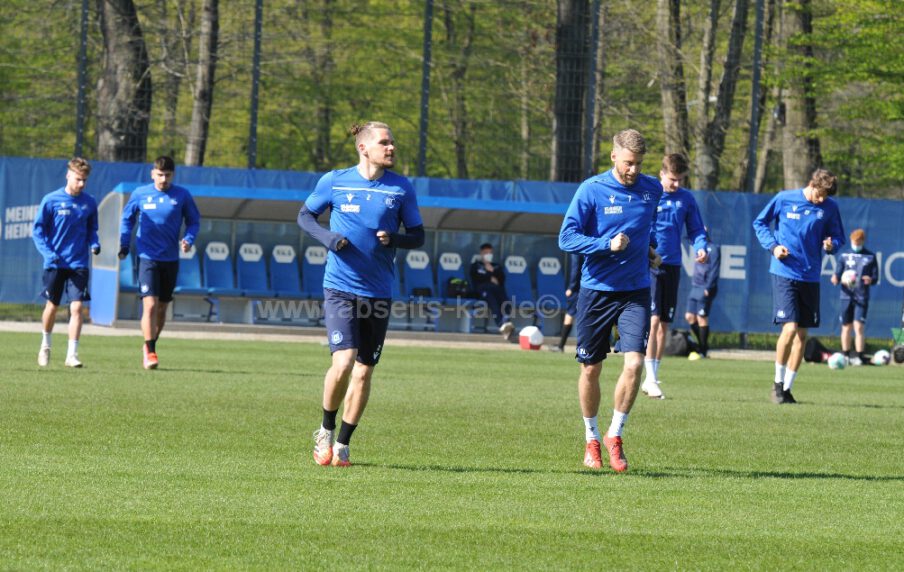 KSC beim Anschwitzen