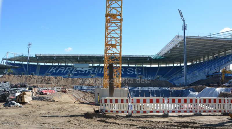 Impressionen vom KSC-Stadionneubau am Brückentag