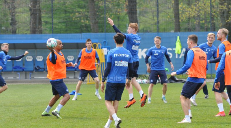 KSC-Abschlusstraining vor der Fahrt nach Düsseldorf