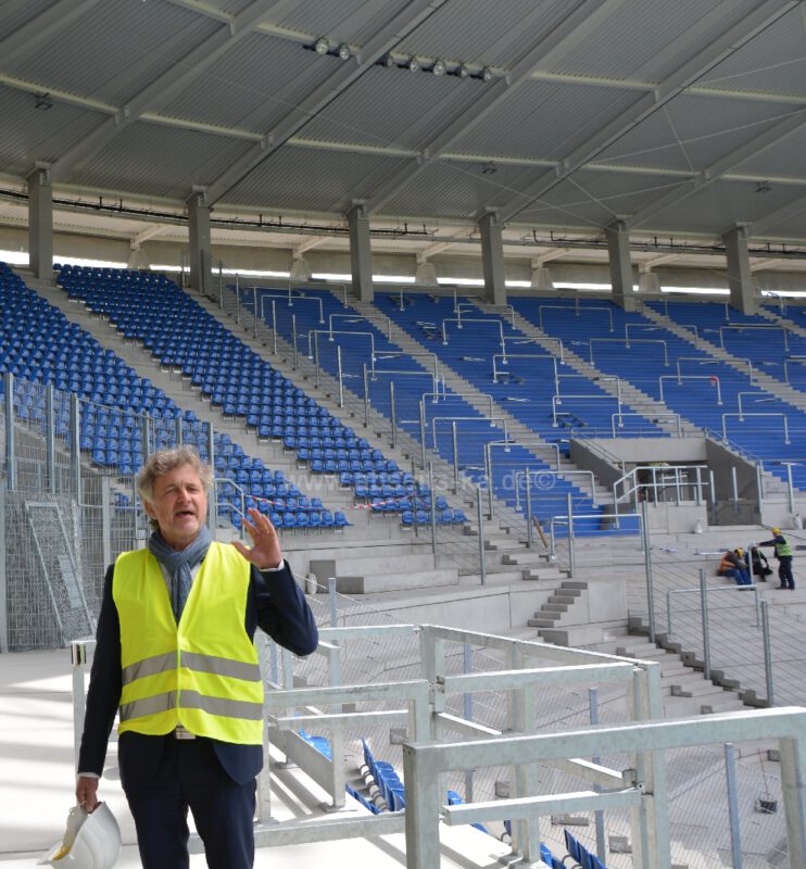 OB Mentrup besichtigt KSC Wildparkstadion Baustelle