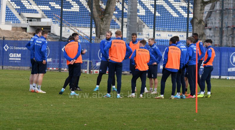 Galerie: KSC-Training mit Corona-Genesenen