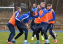 KSC-Training mit Footballspiel