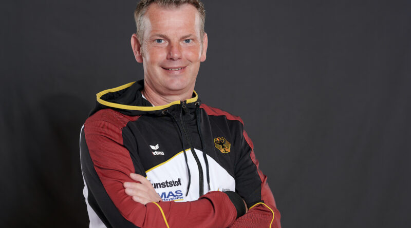 Trainer Ralf Straub feiert in Racice seine internationale Premiere. ©GES/ Rheinbrueder Karlsruhe