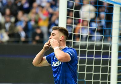 KSC vs Schalke: Karlsruhe siegt dank Beifus und Schleusener
